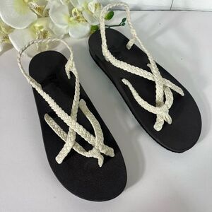 Plaka Womens Woven Sandals size 9